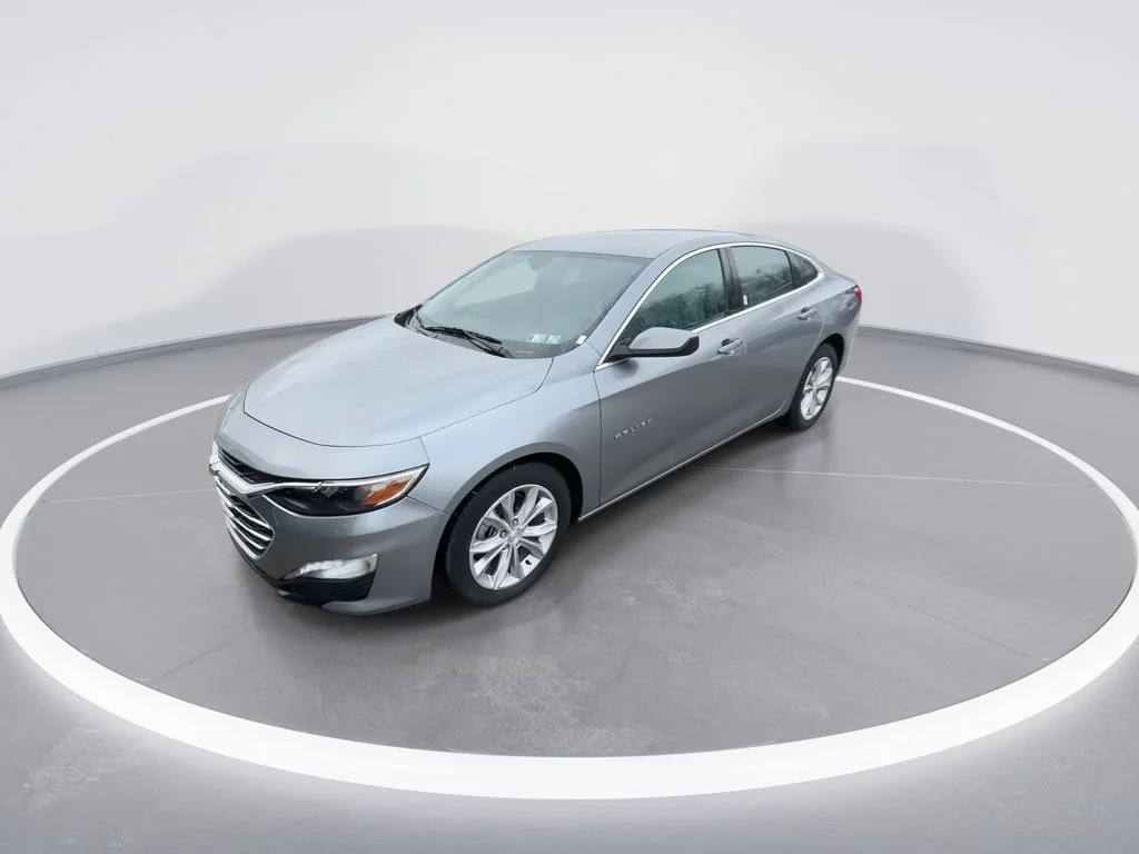 Used 2024 Gray Chevrolet LT image 4