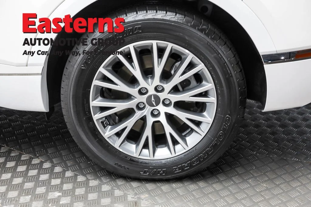 Used 2024 White Genesis 2.5T image 8