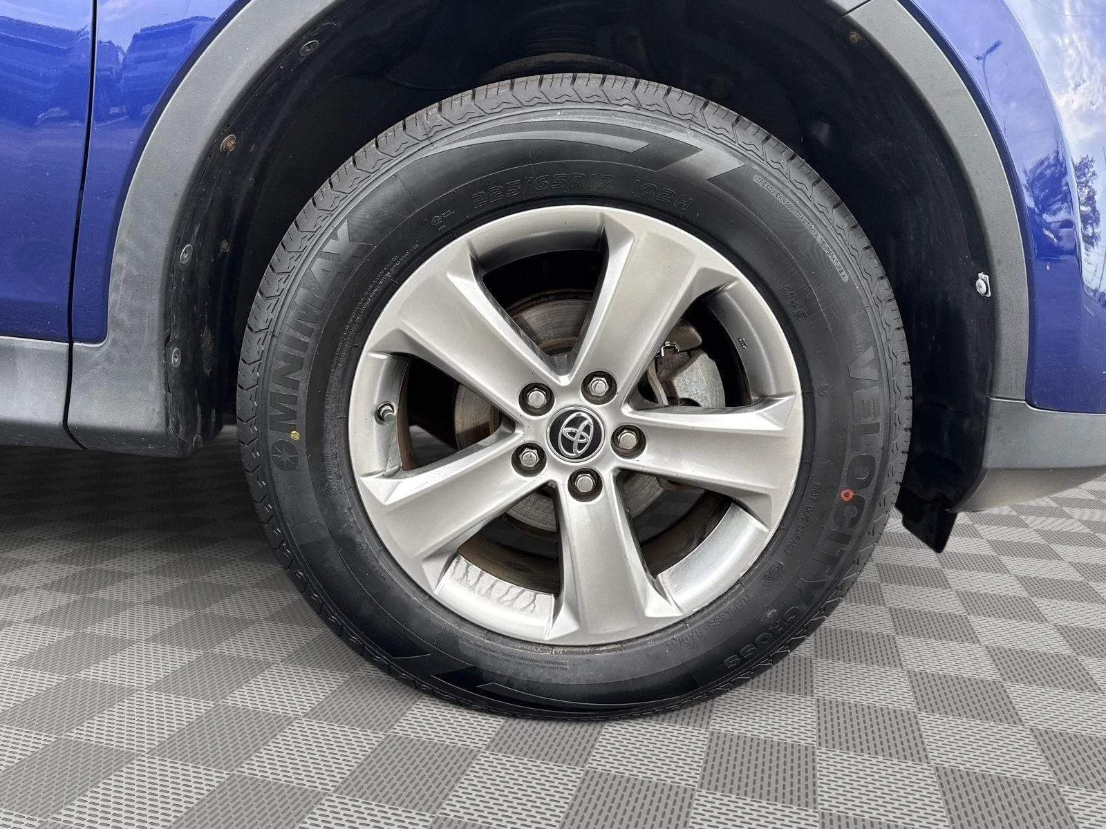 Used 2015 Blue Crush Metallic Toyota XLE image 12