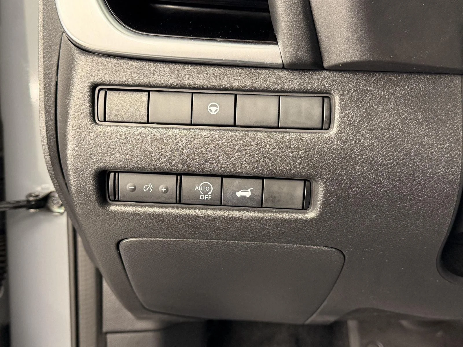 Used 2023 Boulder Gray Pearl Nissan SL image 18