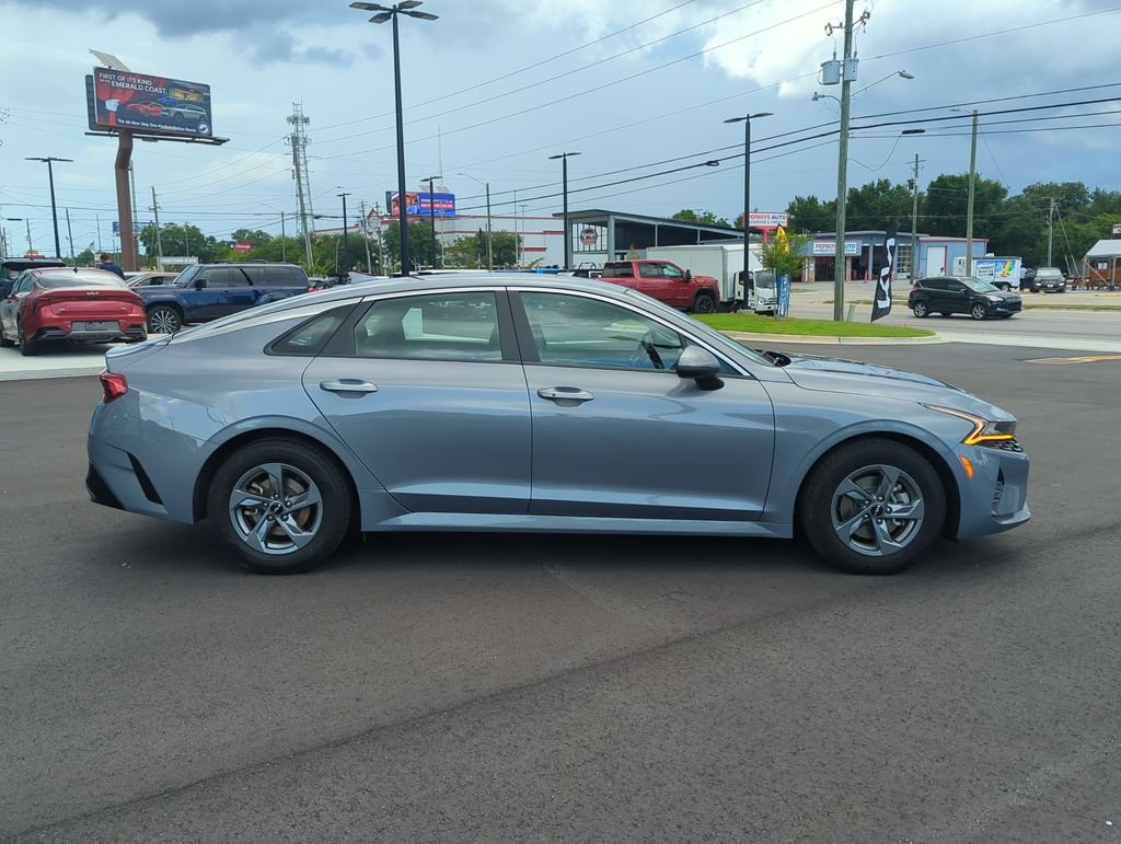 Used 2022 Silver Kia LXS image 8