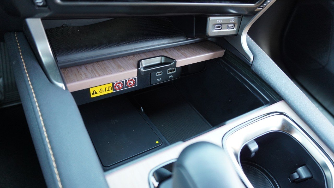Used 2025 White Lexus RX 350 Premium image 19