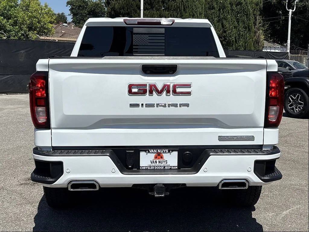 Used 2024 White GMC Elevation image 5
