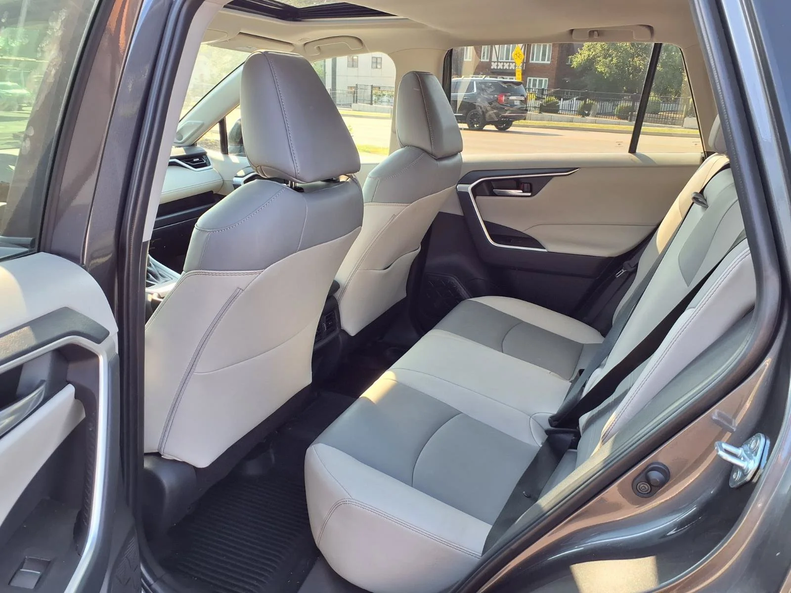 Certified Used 2025 Magnetic Gray Metallic Toyota XLE Premium image 22