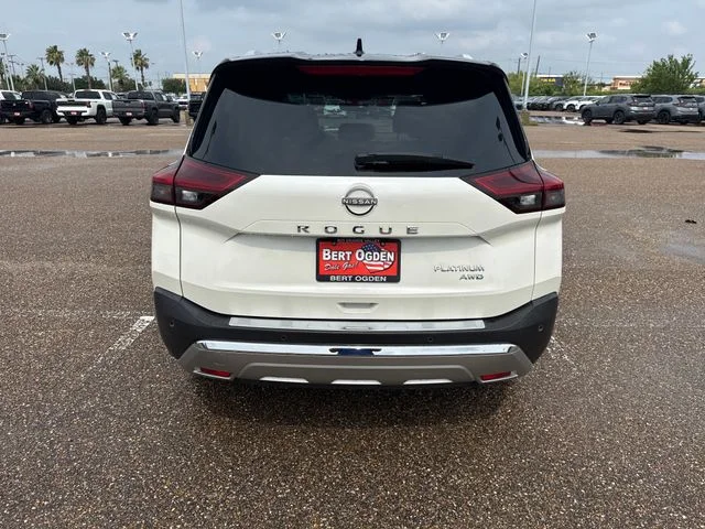 Used 2023 White Nissan Platinum image 6