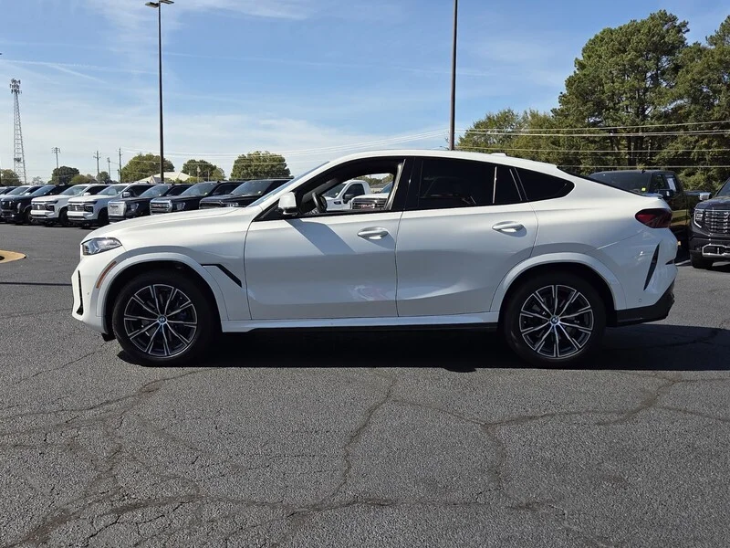 Used 2026 White Metallic BMW XDRIVE40I image 4