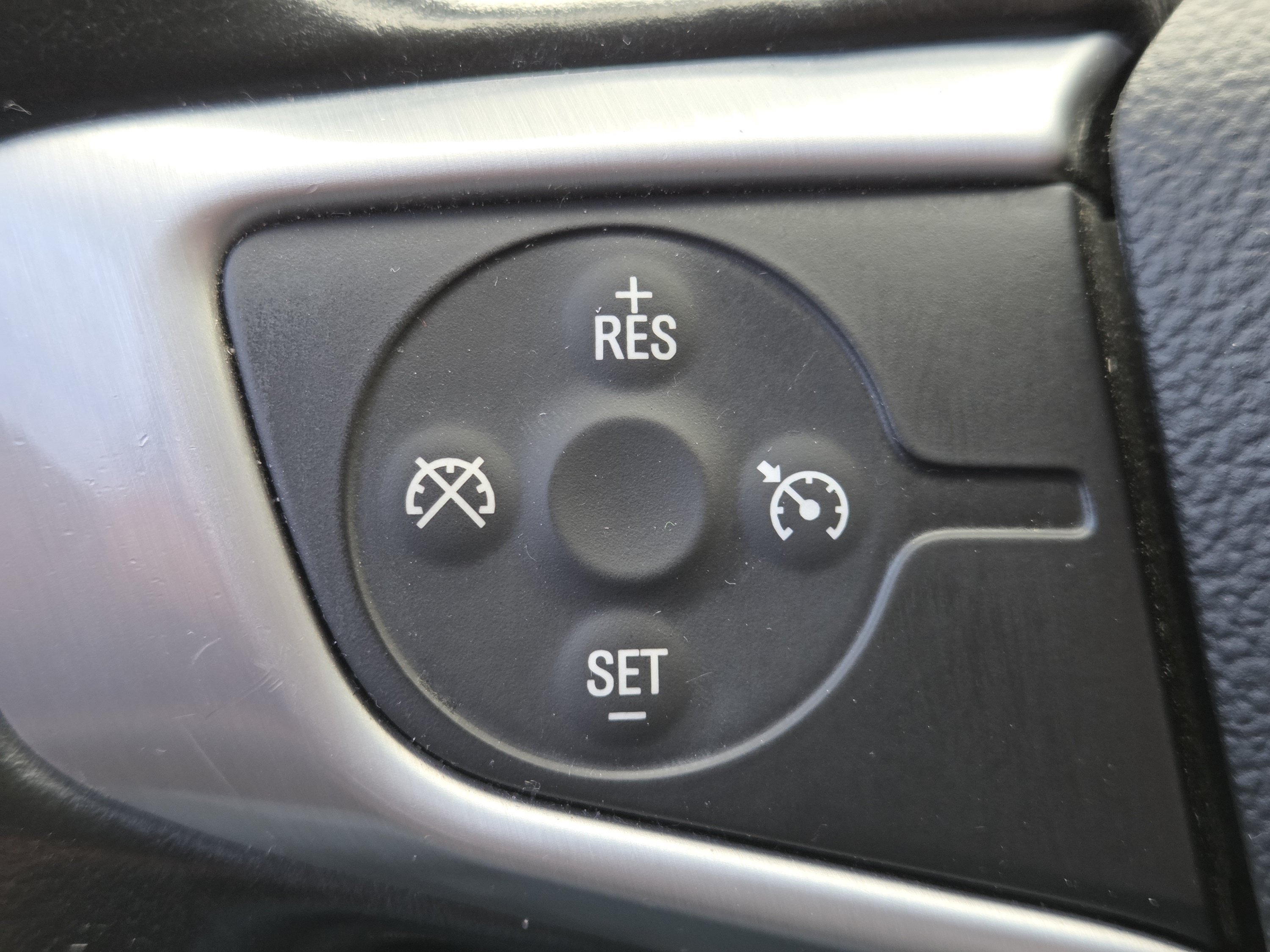 Used 2020 Summit White GMC SLE image 13