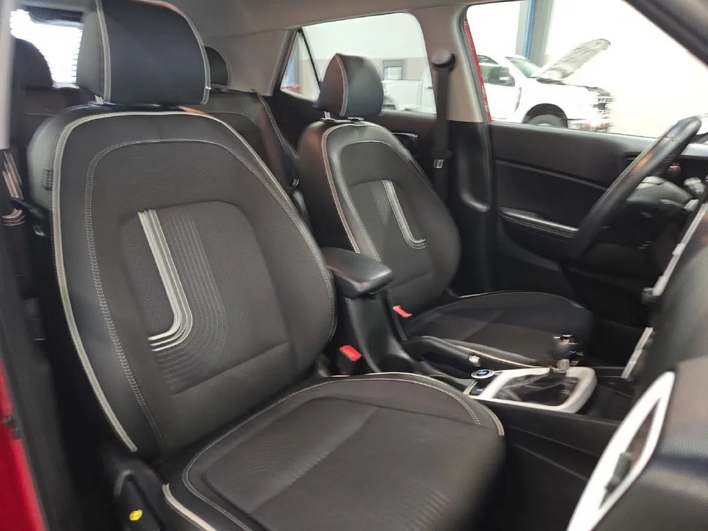Used 2025 Red Hyundai Limited image 36