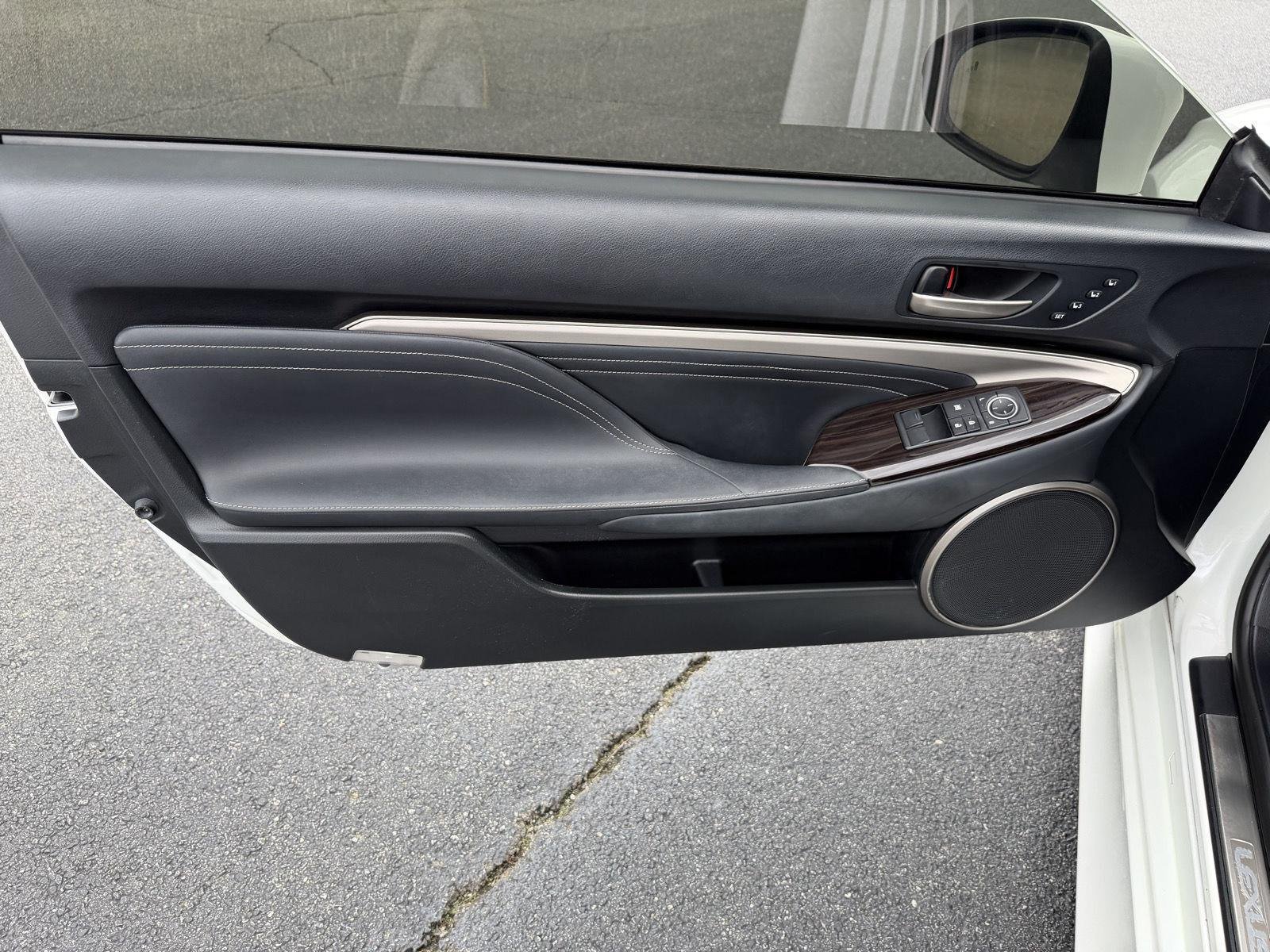 Used 2015 Starfire Pearl Lexus RWD image 15