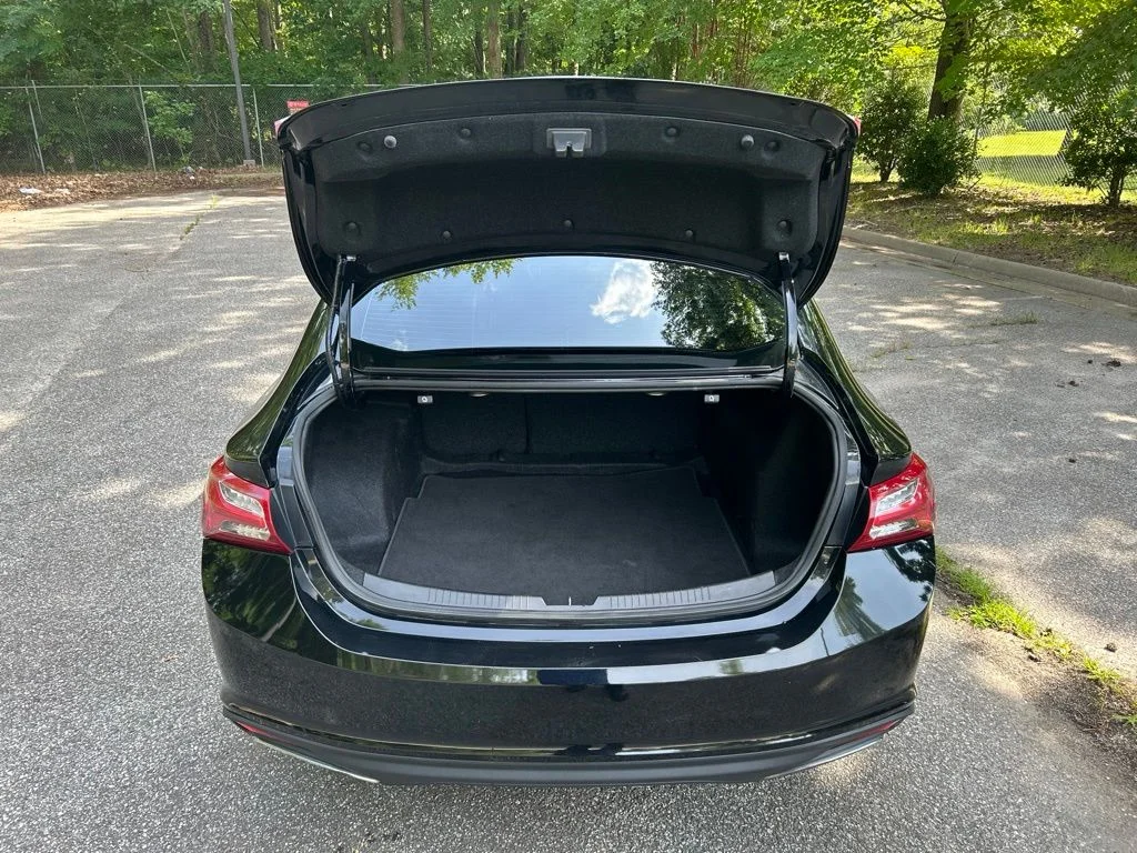 Used 2020 Black Chevrolet Premier image 31