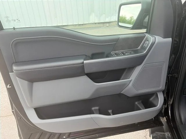 Used 2025 Black Ford XLT image 10