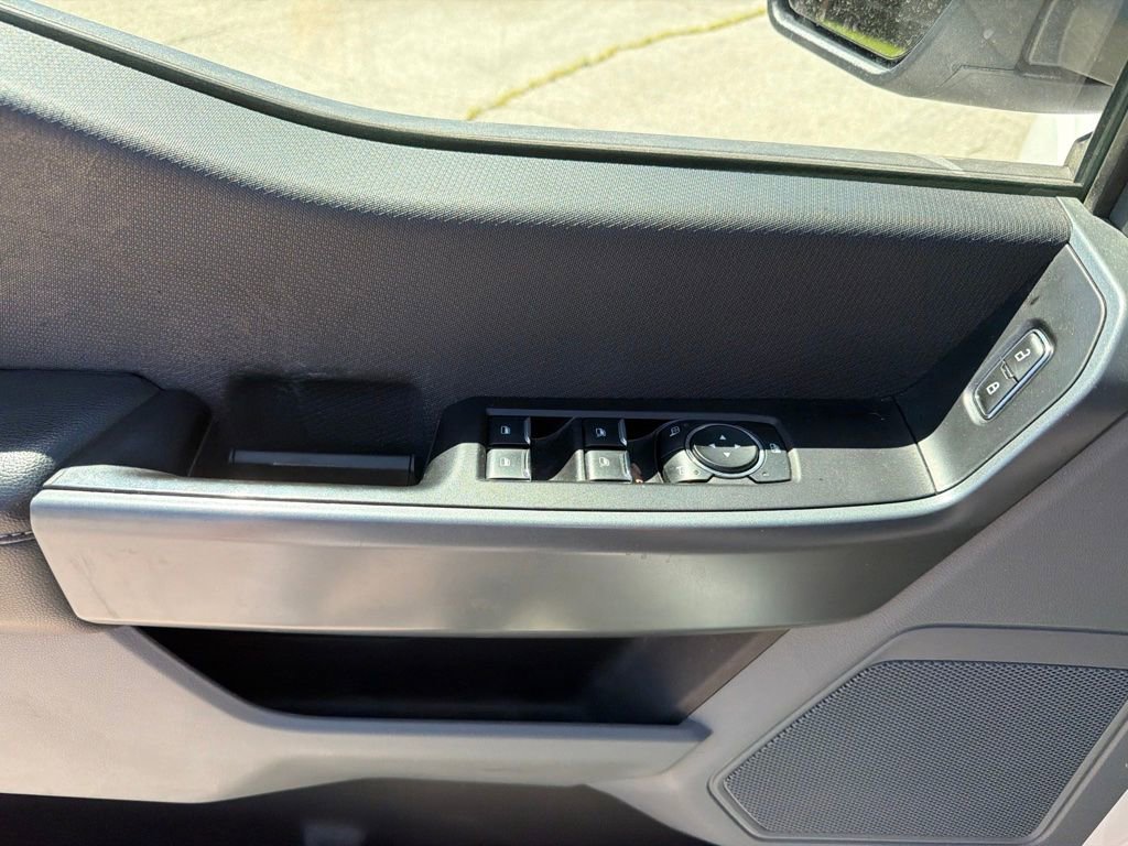 Used 2021 Oxford White Ford XLT image 13