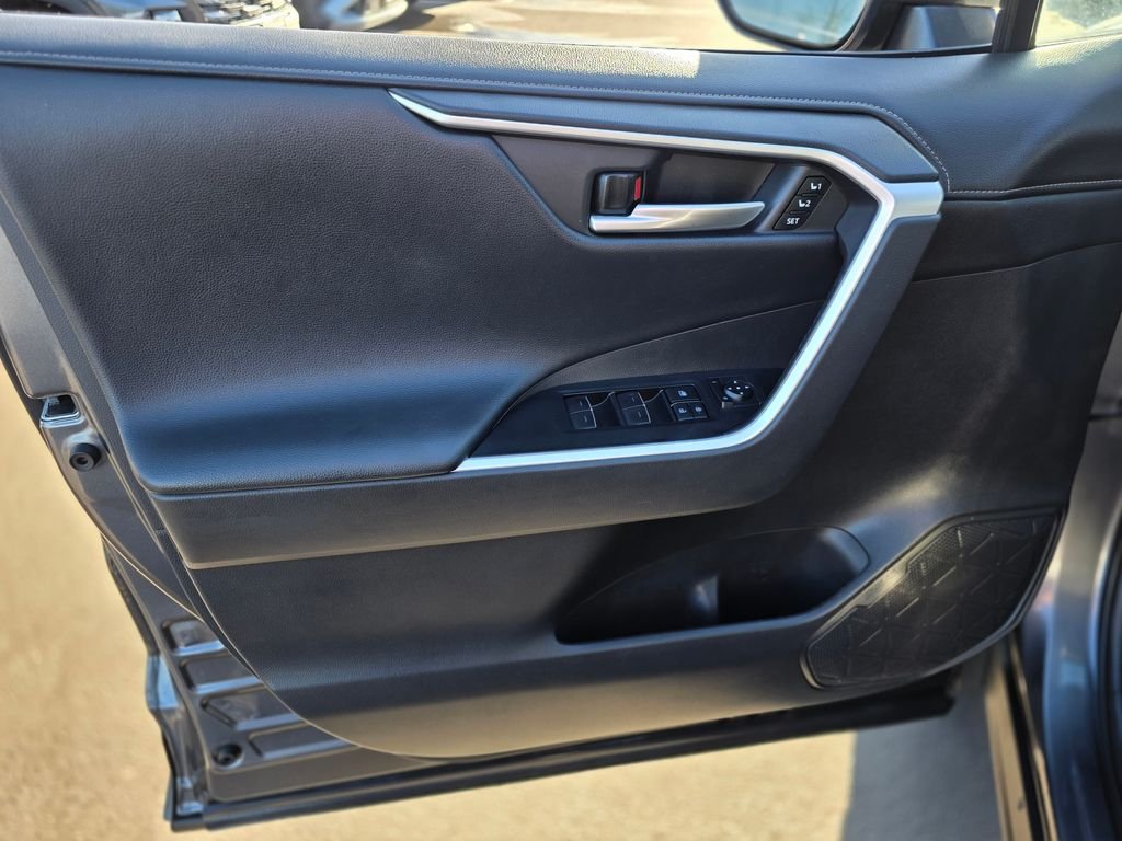 2022 Toyota RAV4 Limited - Photo 20