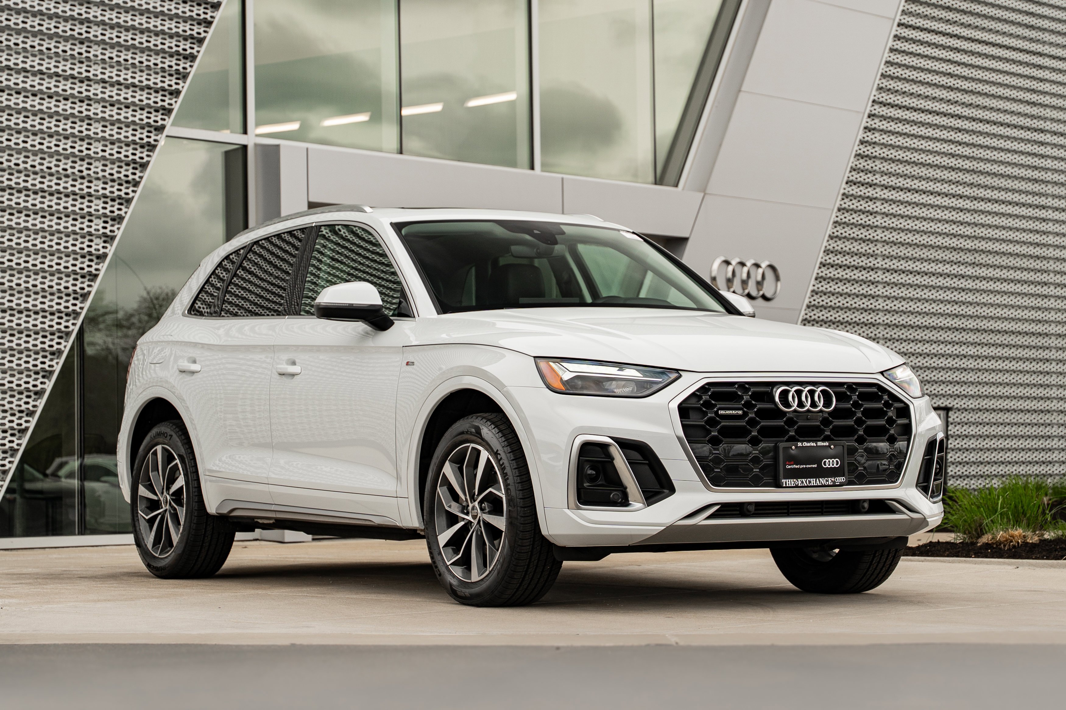 2023 Audi Q5 45 Premium Plus's photo