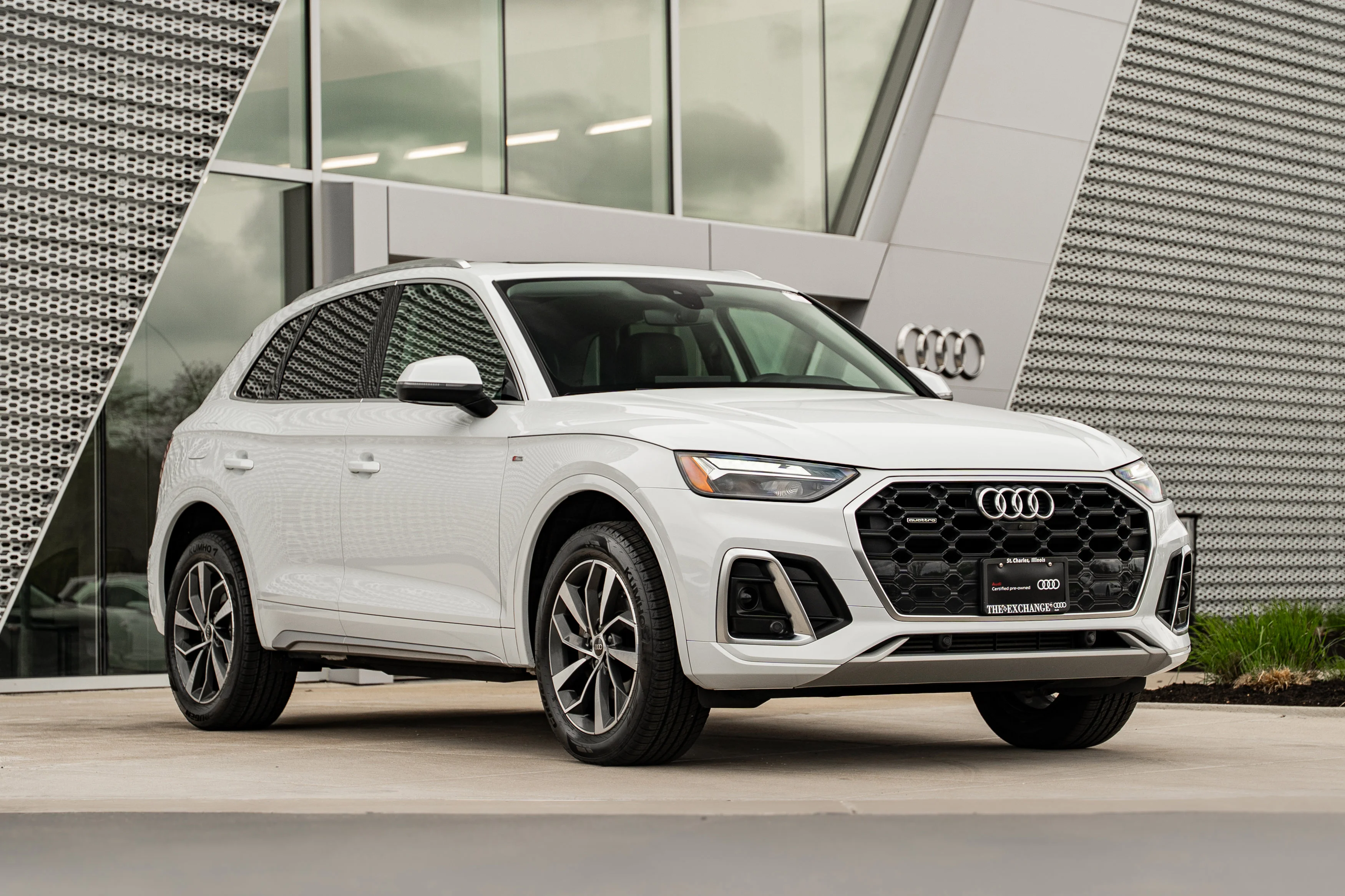 2023 Audi Q5 45 Premium Plus's photo