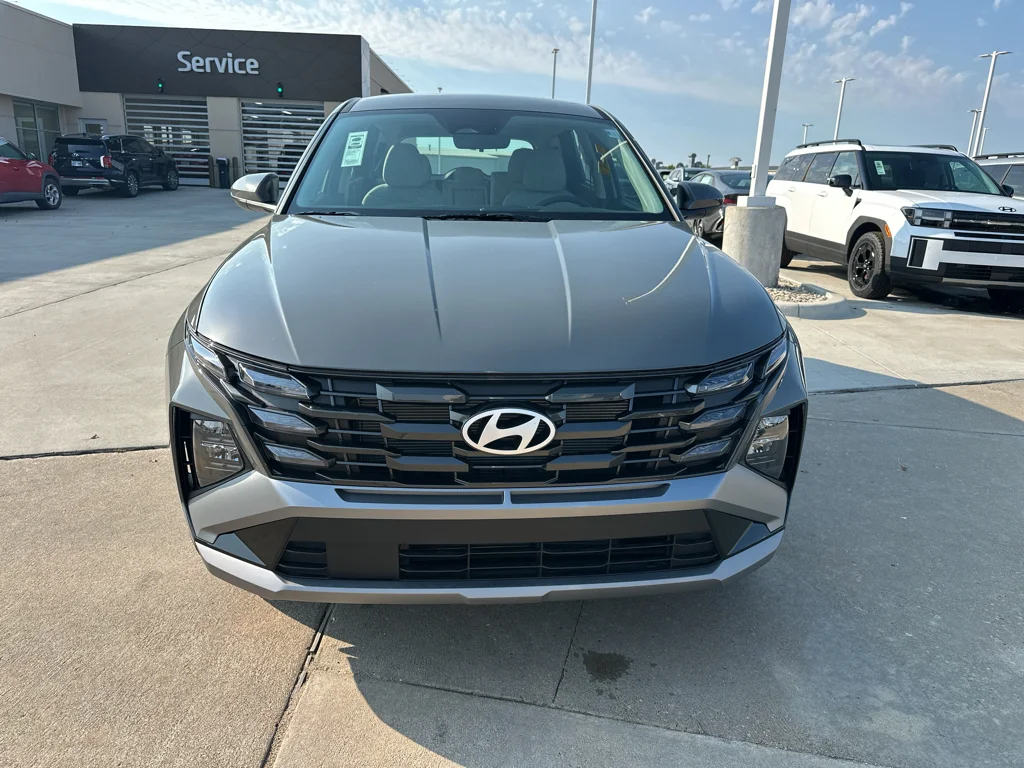 New 2026 Hampton Gray Hyundai SE image 13