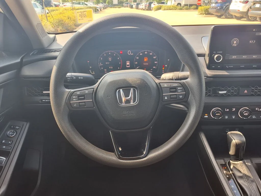 Used 2023 White Honda EX image 19