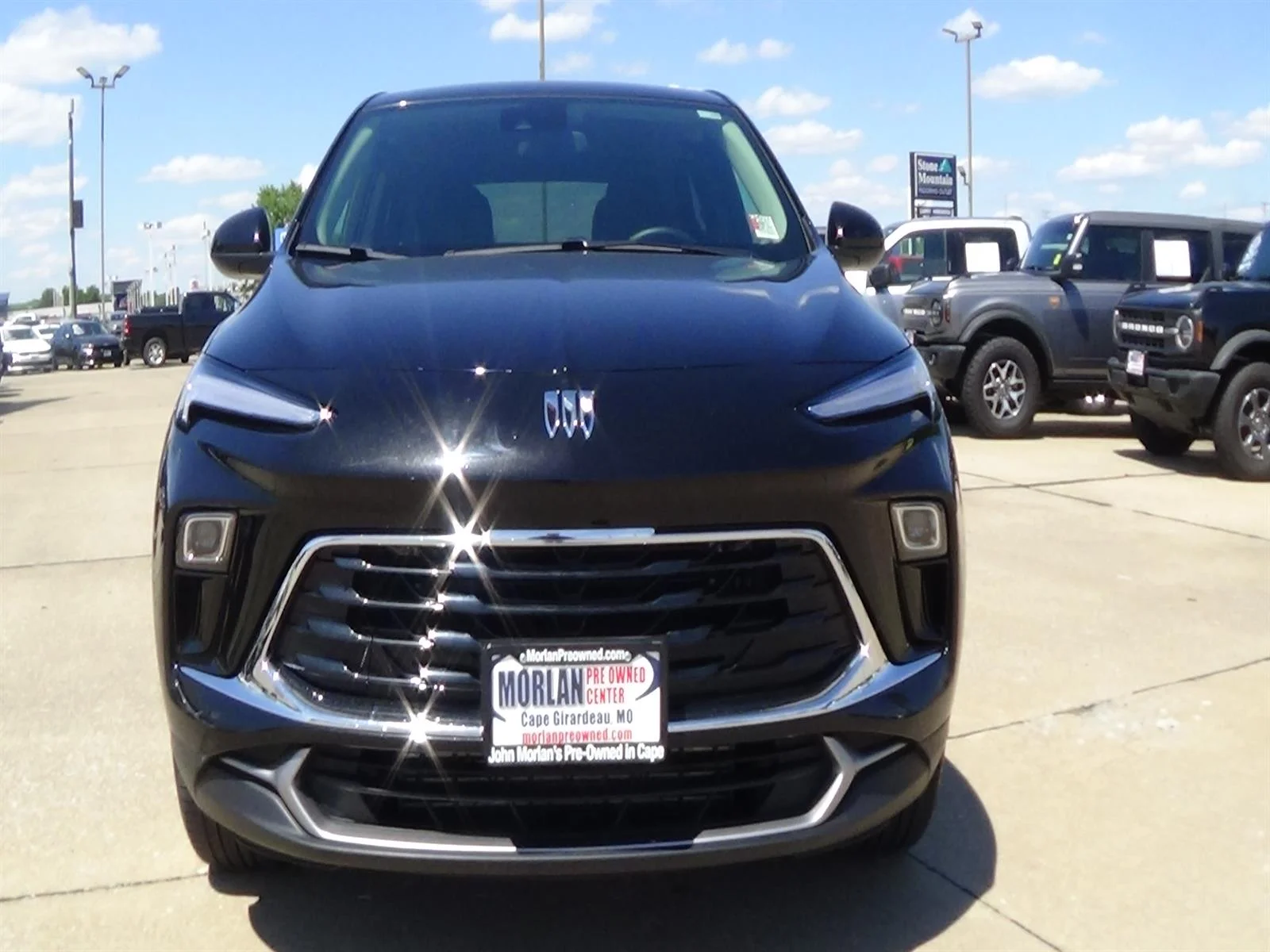 Used 2025 Ebony Twilight Metallic (gb0) Buick Preferred image 3