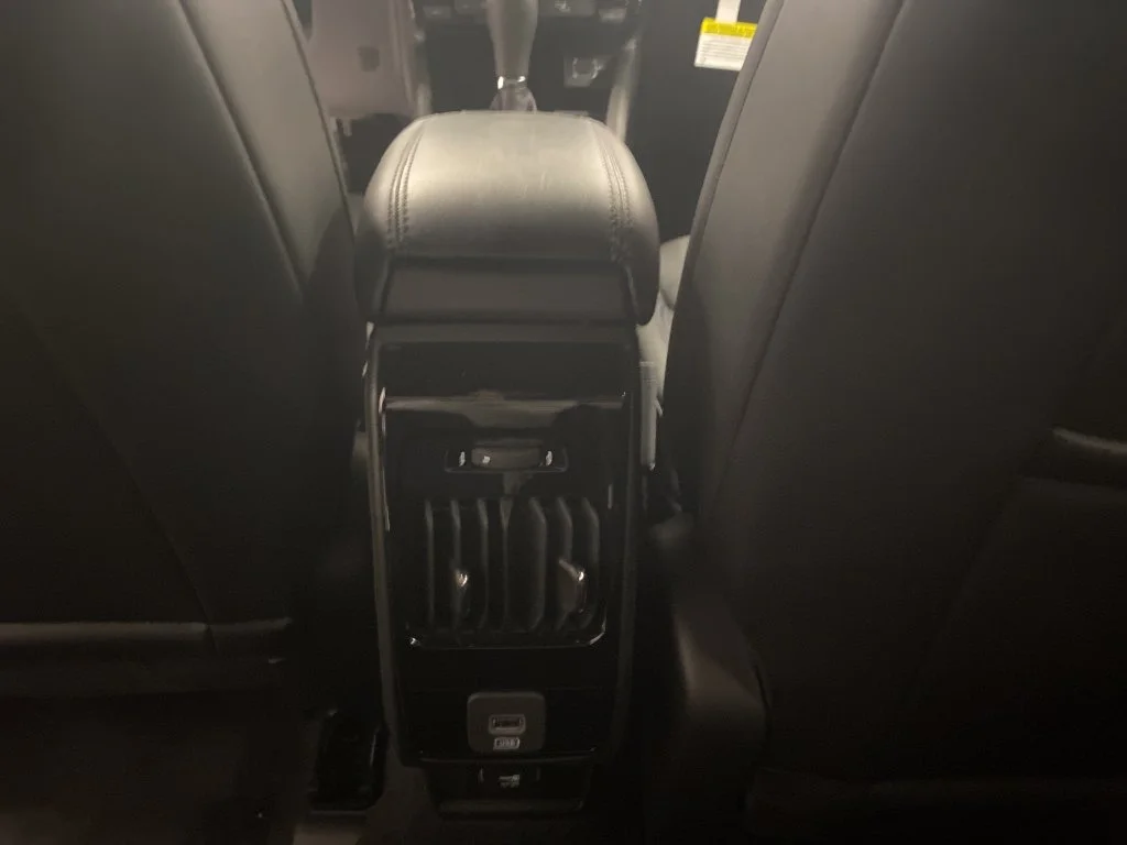 New 2027 Gray Jeep Latitude image 16