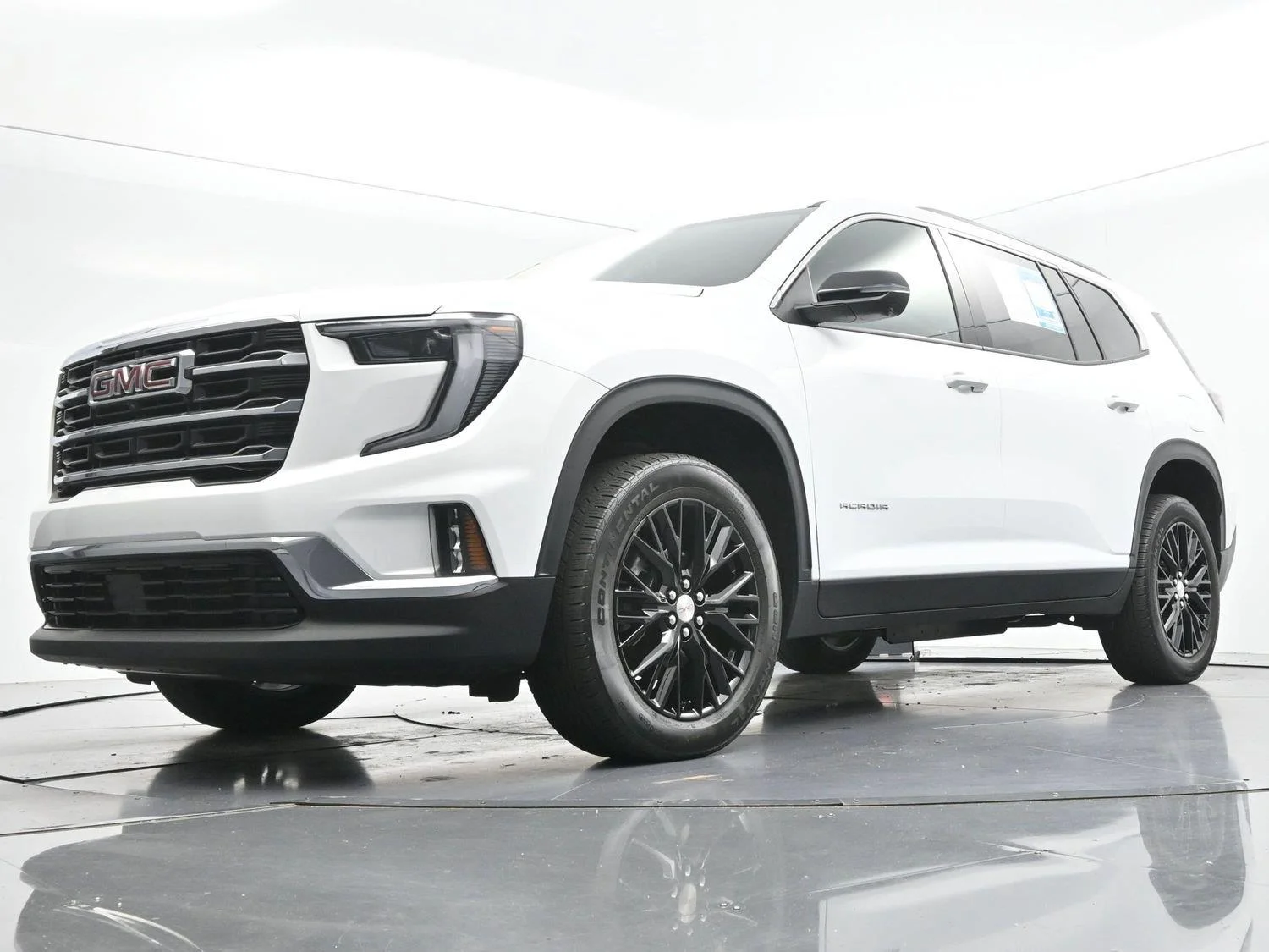 Used 2024 Summit White GMC FWD Elevation image 46