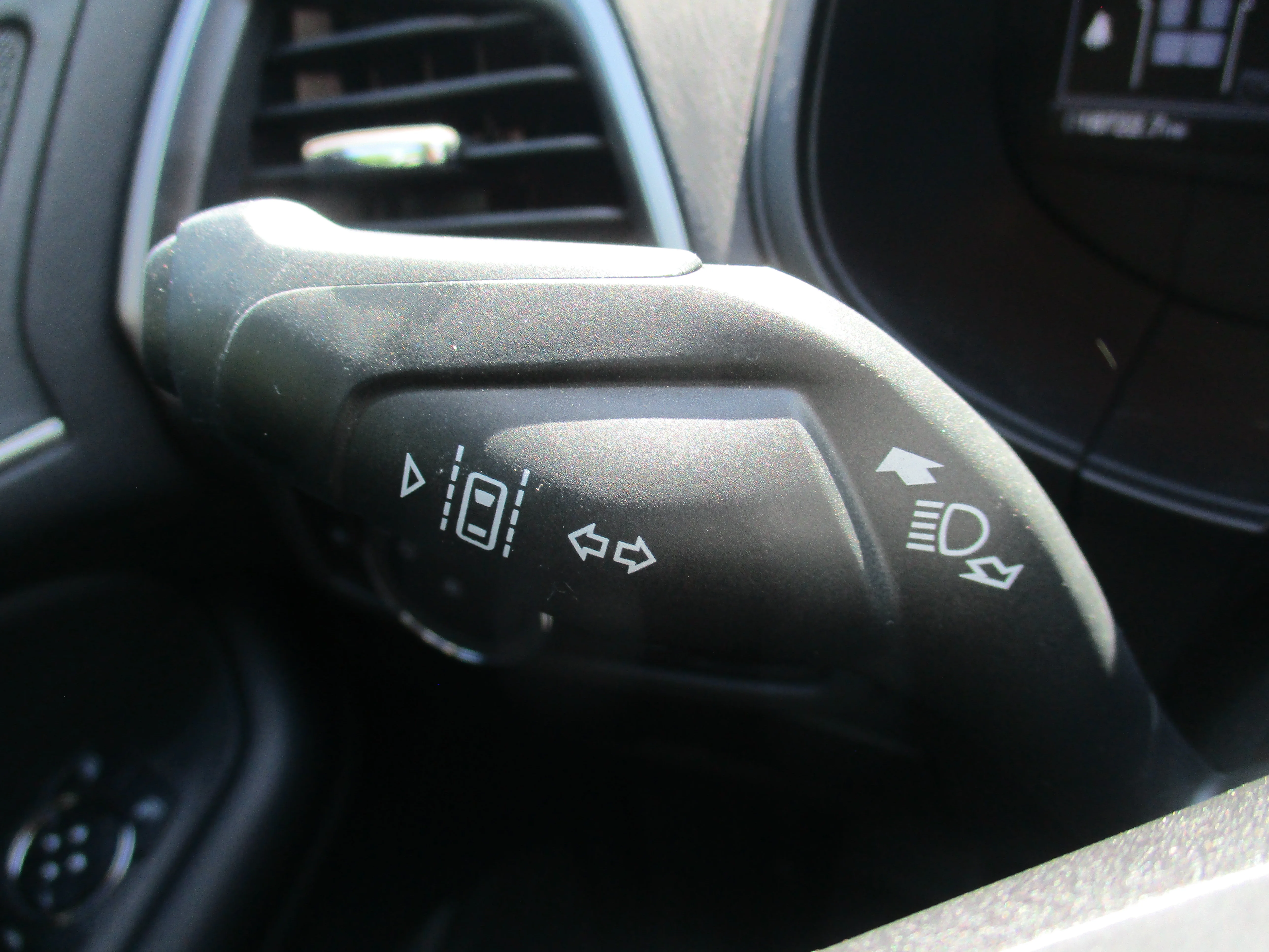 Used 2023 Star White Metallic Tri-Coat Ford SEL image 14