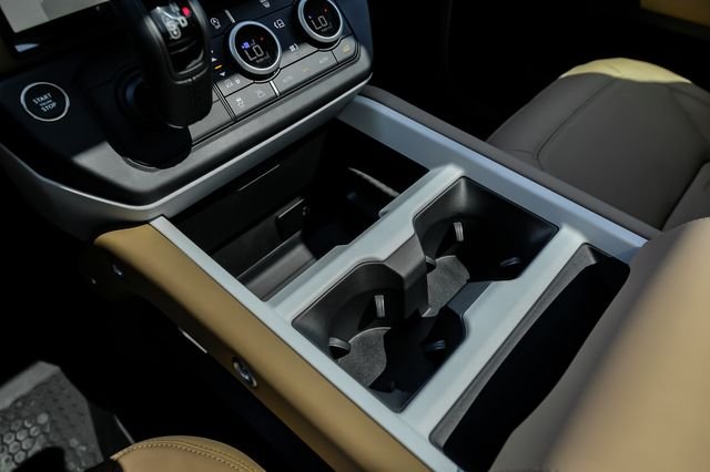 New 2026 Fuji White Land Rover S image 33