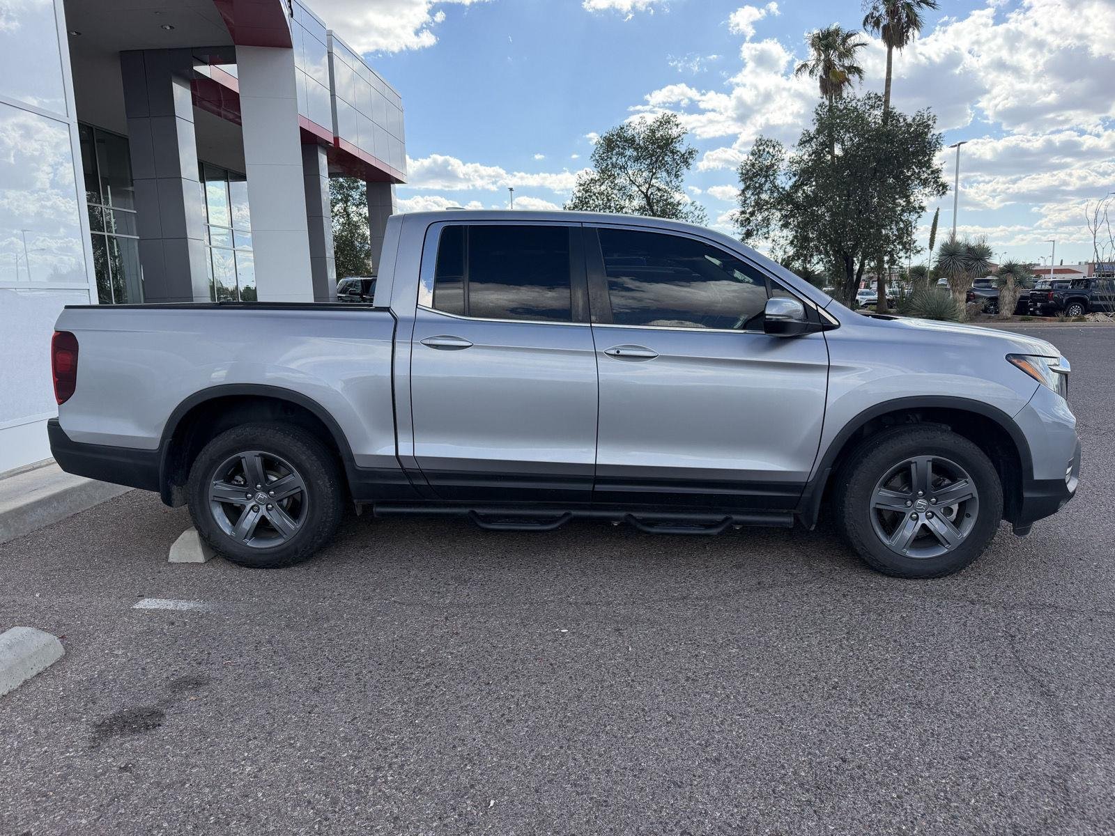 Used 2023 Lunar Silver Metallic Honda RTL image 6