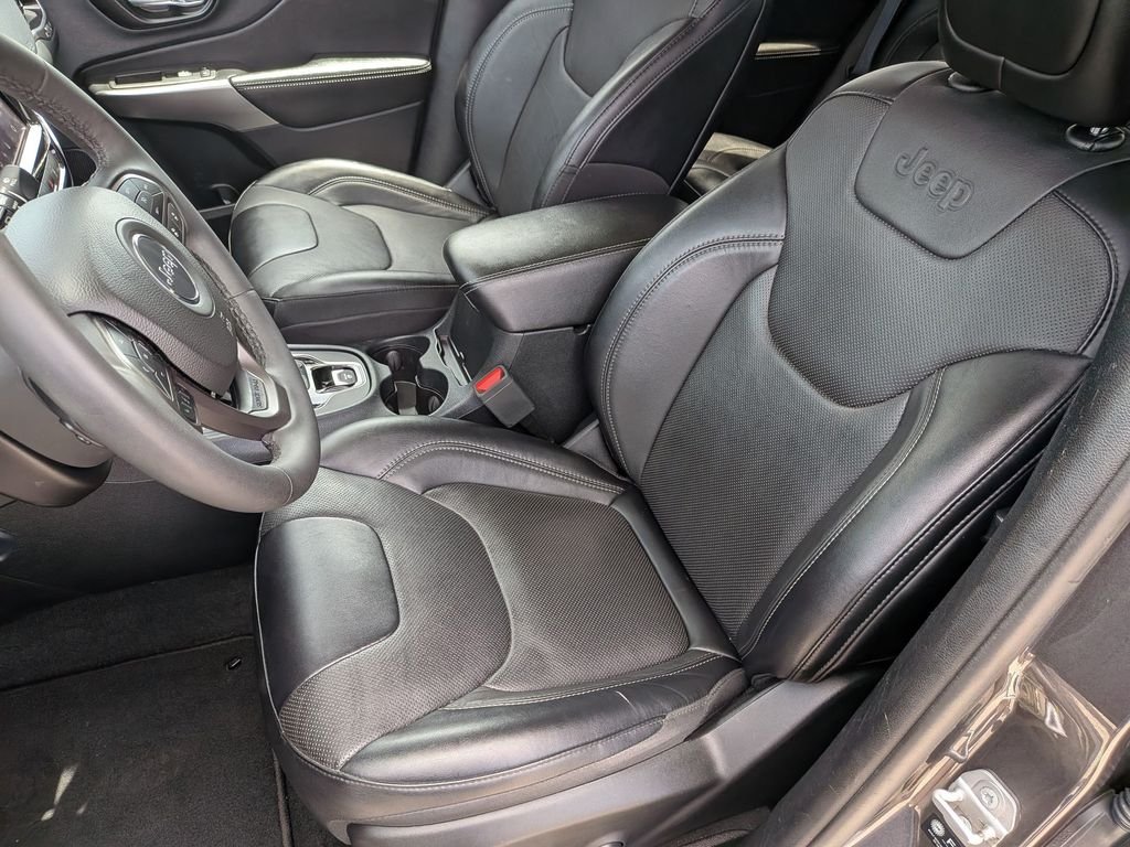 Used 2022 Gray Jeep Limited image 14