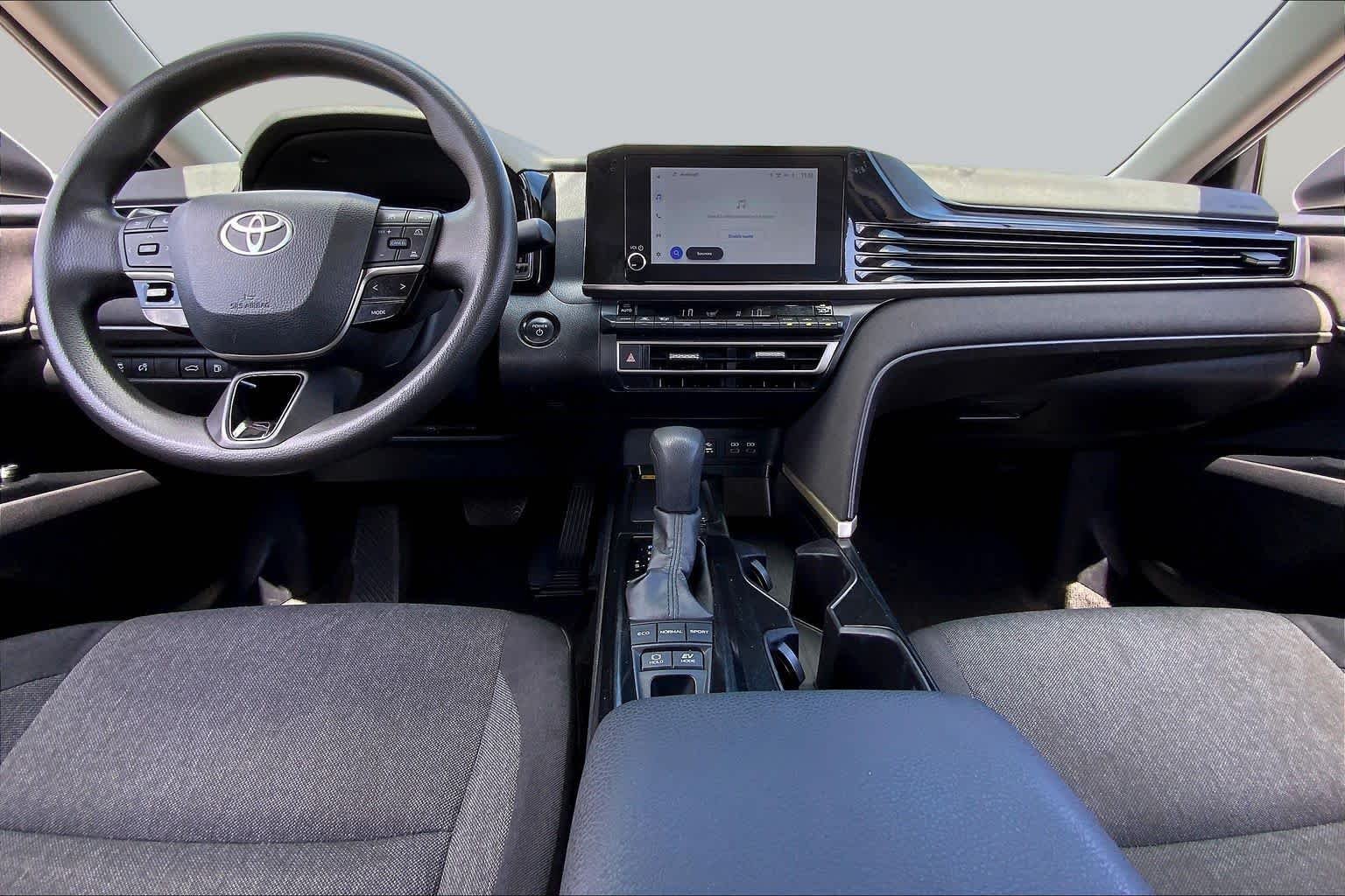 Used 2025 Ice Cap Toyota LE image 15
