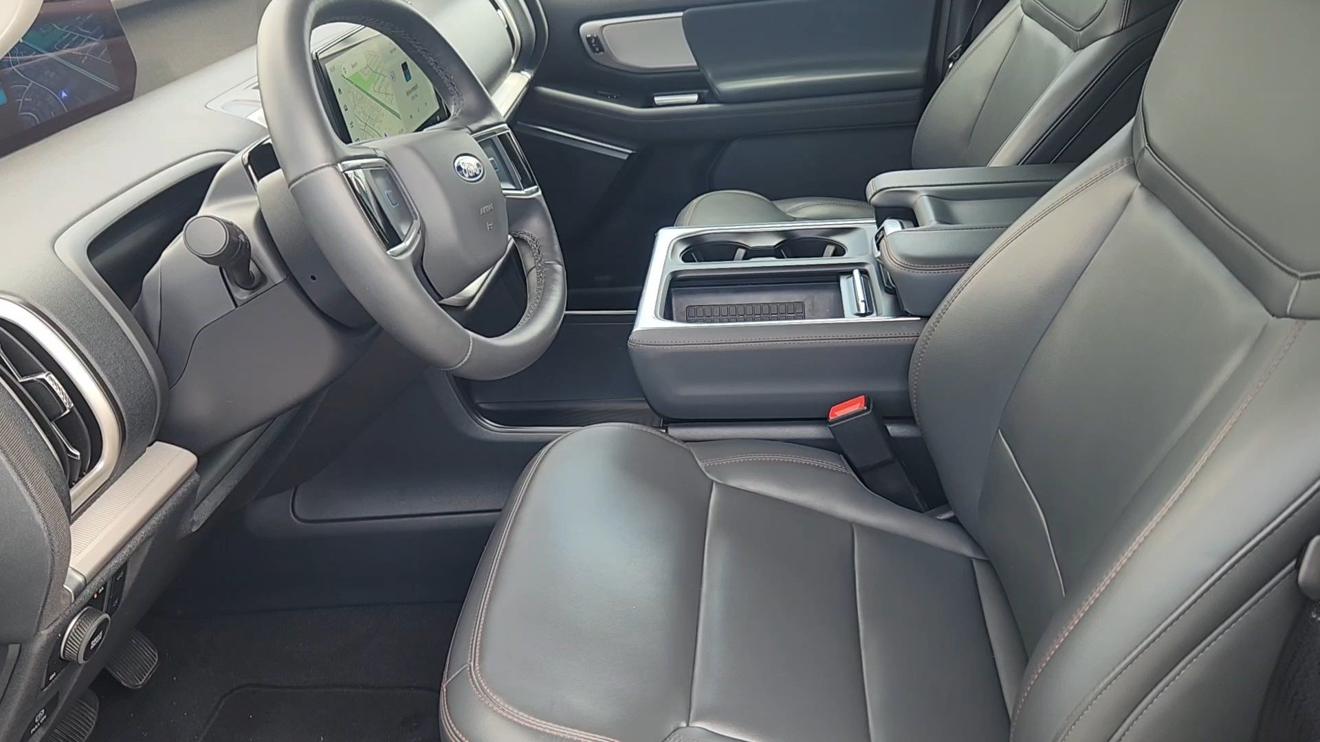 Used 2025 Agate Black Metallic Ford Active image 19