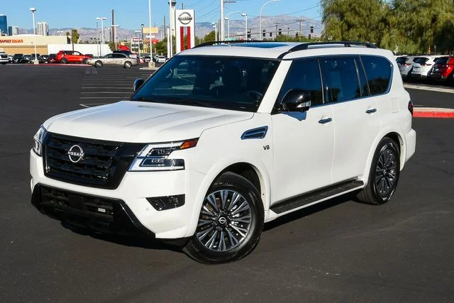 Used 2022 White Nissan SL image 10