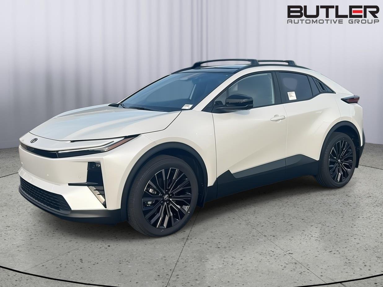 New 2026 Wind Chill Pearl Toyota XSE image 2