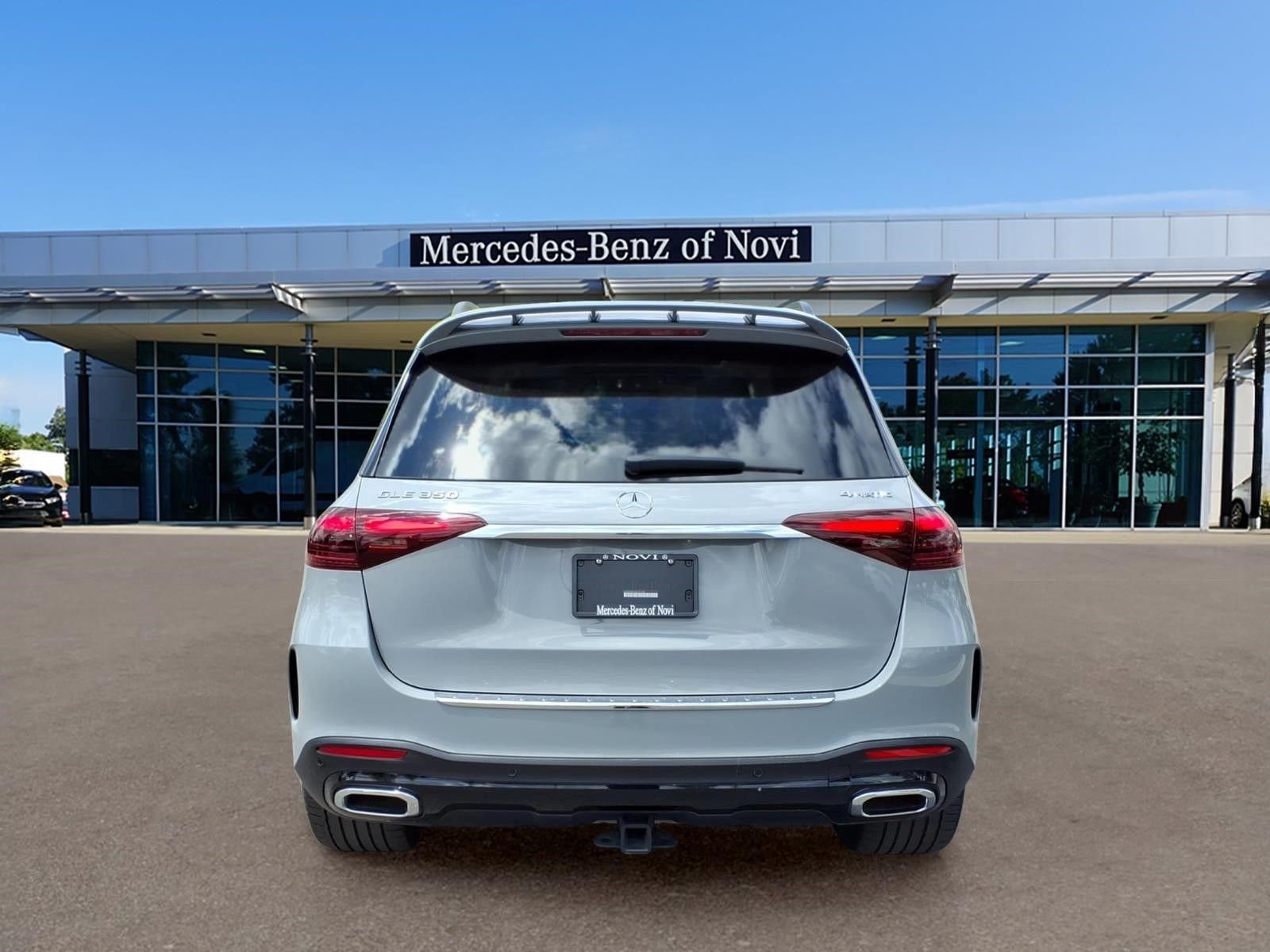 Certified Used 2025  Mercedes-Benz GLE 350 image 4