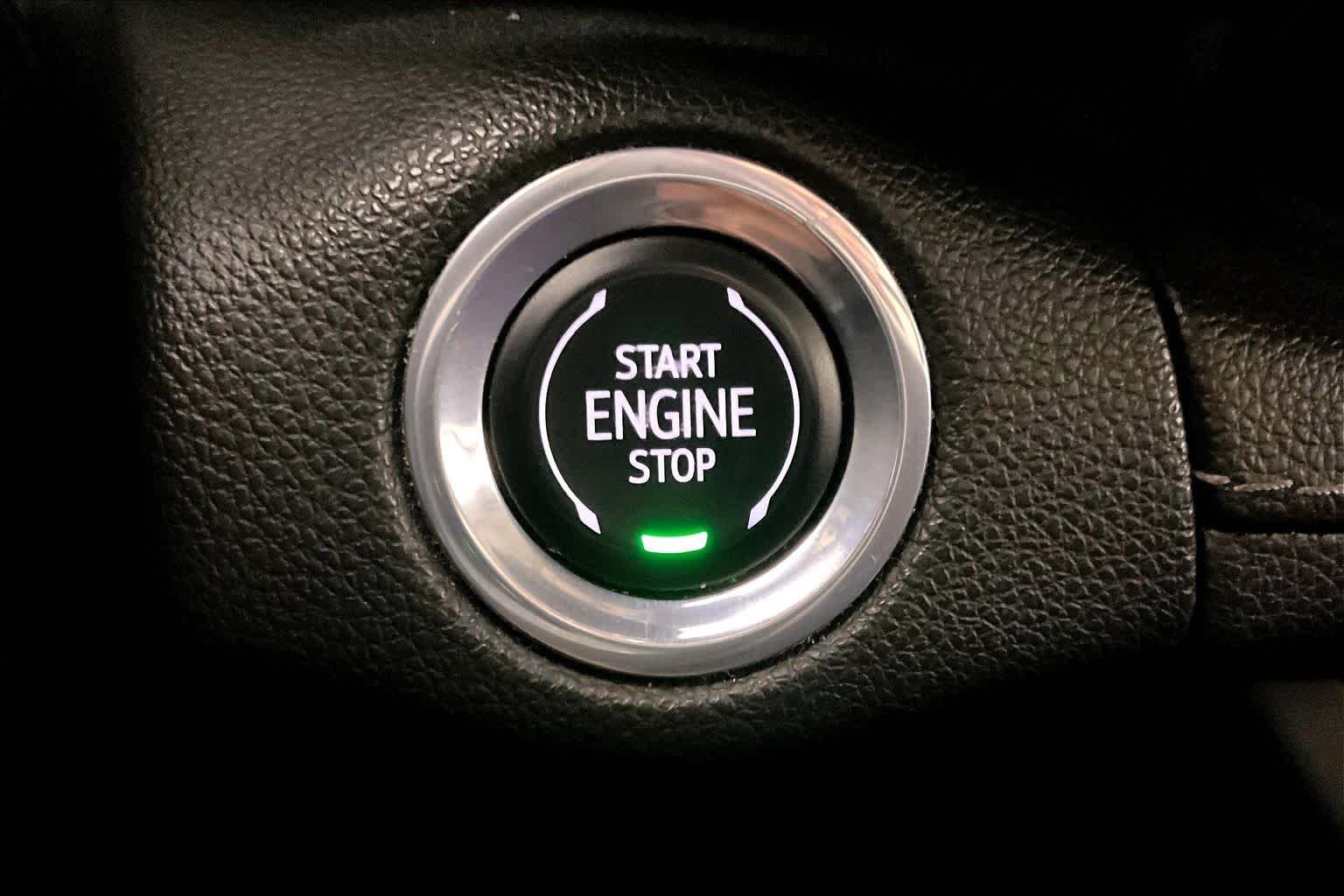 Used 2021 Summit White Buick Avenir image 33