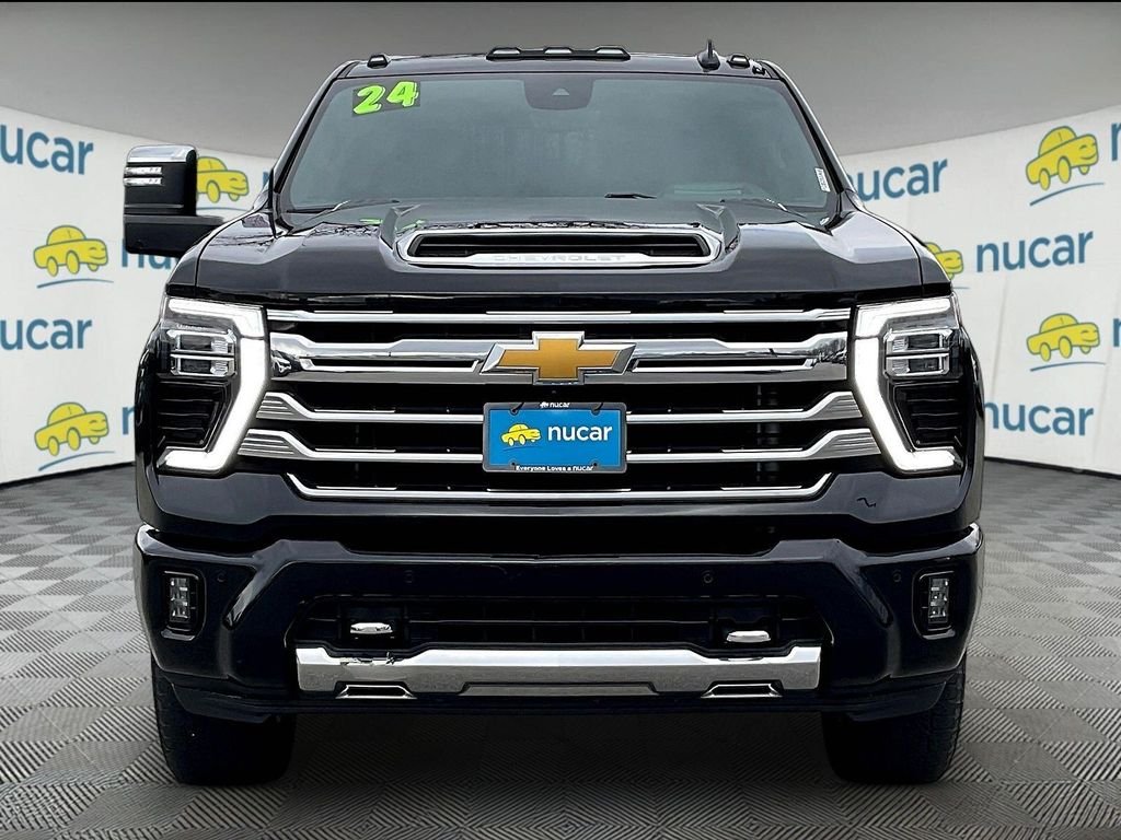 Used 2024 Black Chevrolet High Country image 2