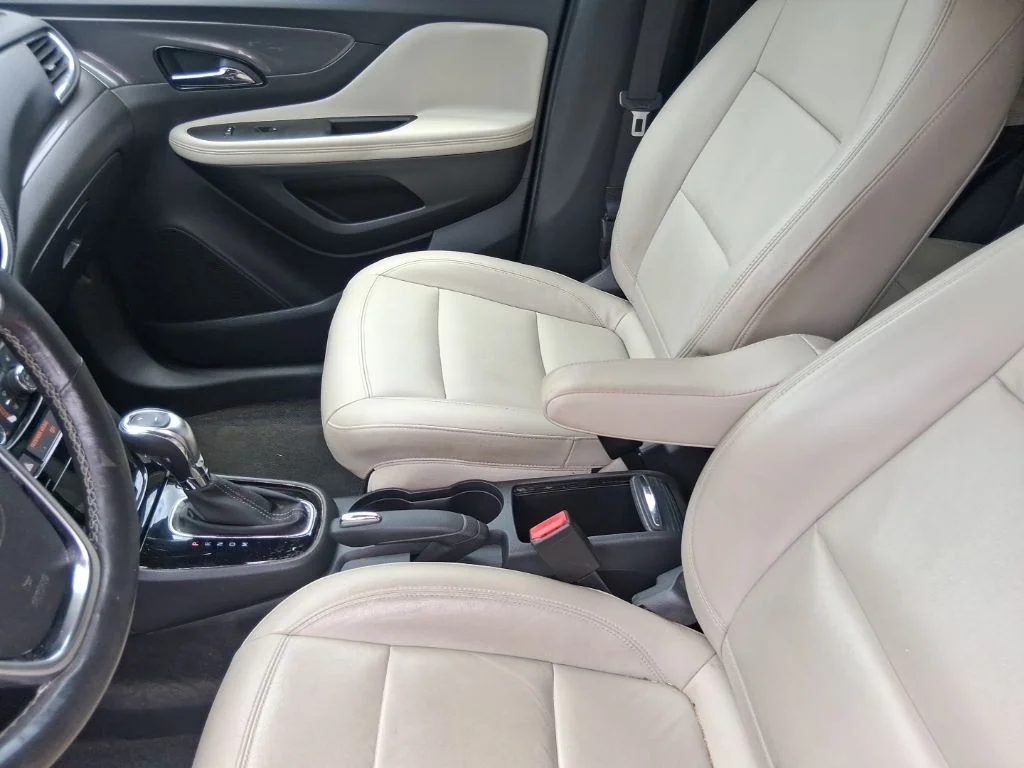 Used 2017 White Buick Essence image 15