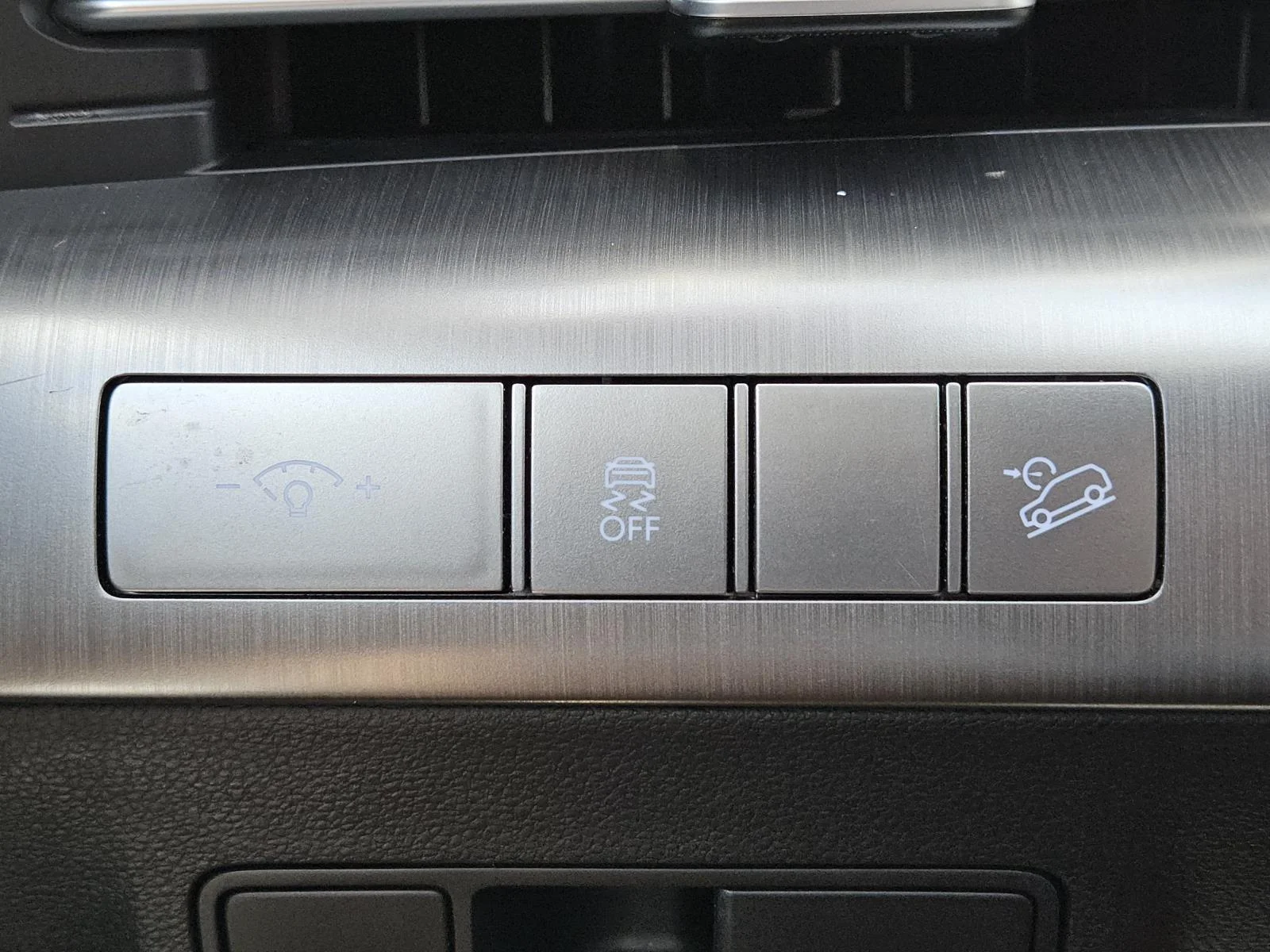 Used 2024 Neoteric Yellow Hyundai SEL FWD image 15