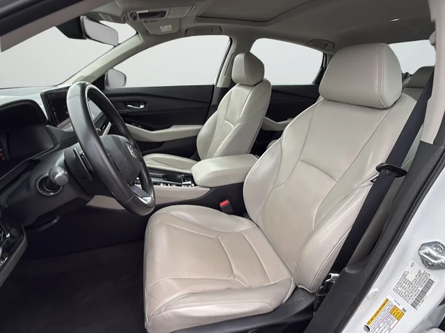 Used 2023 White Honda Touring image 10