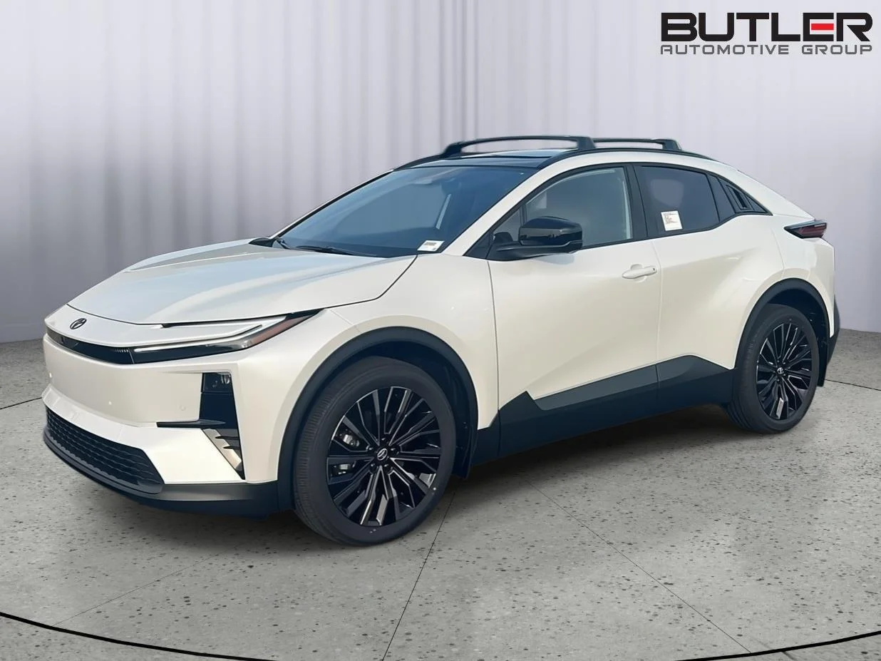 New 2026 Wind Chill Pearl Toyota XSE image 2