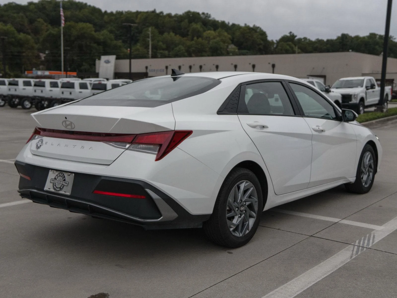 Used 2024 Serenity White Hyundai SEL image 7