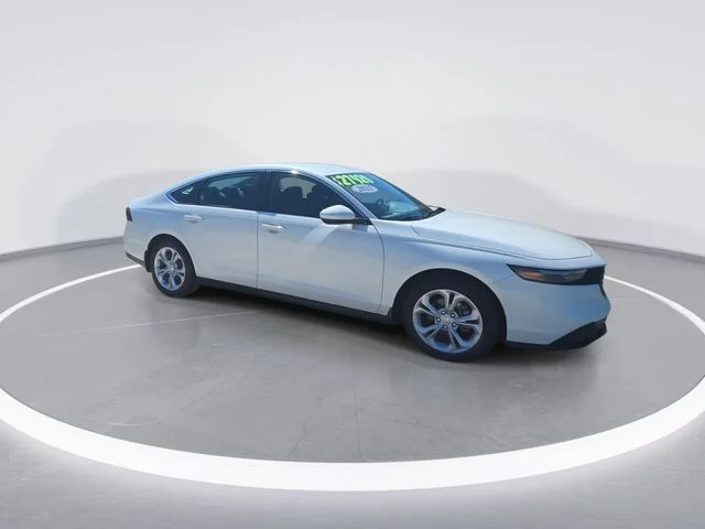 Used 2025 White Honda LX image 9