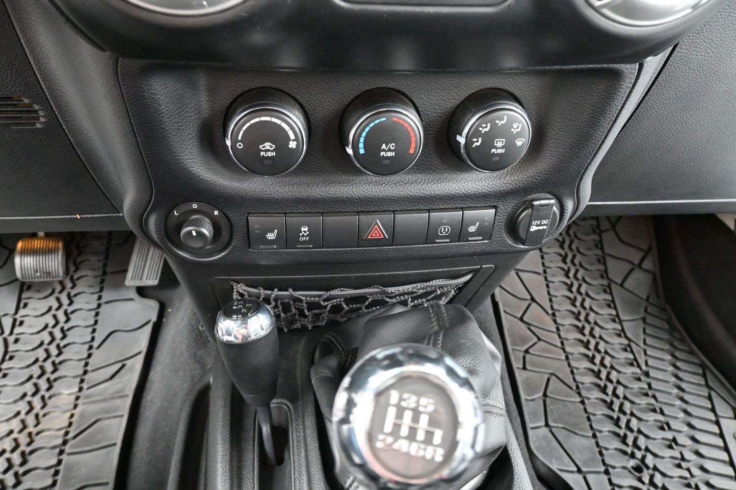 Used 2014 Bright White Clearcoat Jeep Rubicon X image 21