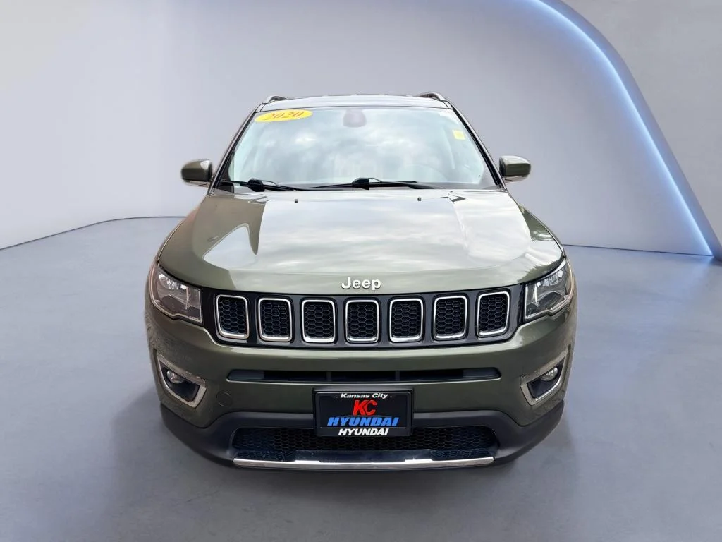 Used 2020 Olive Green Pearlcoat Jeep Limited image 8