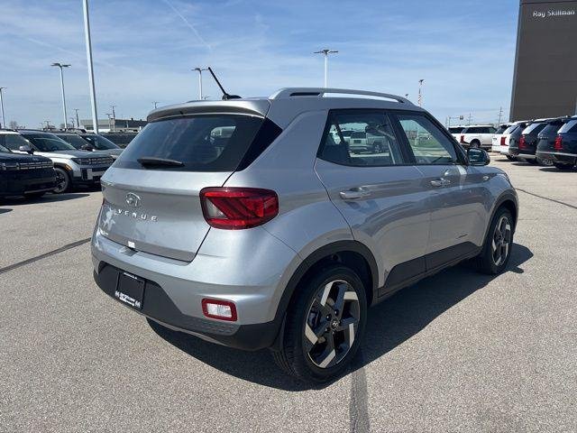 New 2026 Shimmering Silver Hyundai SEL image 40