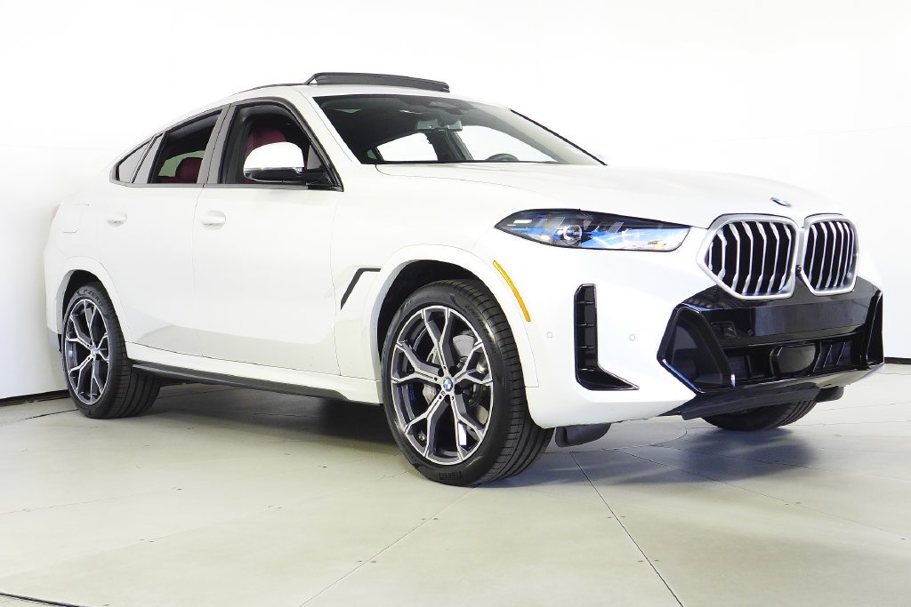 Certified Used 2025 Mineral White Metallic BMW xDrive40i image 4