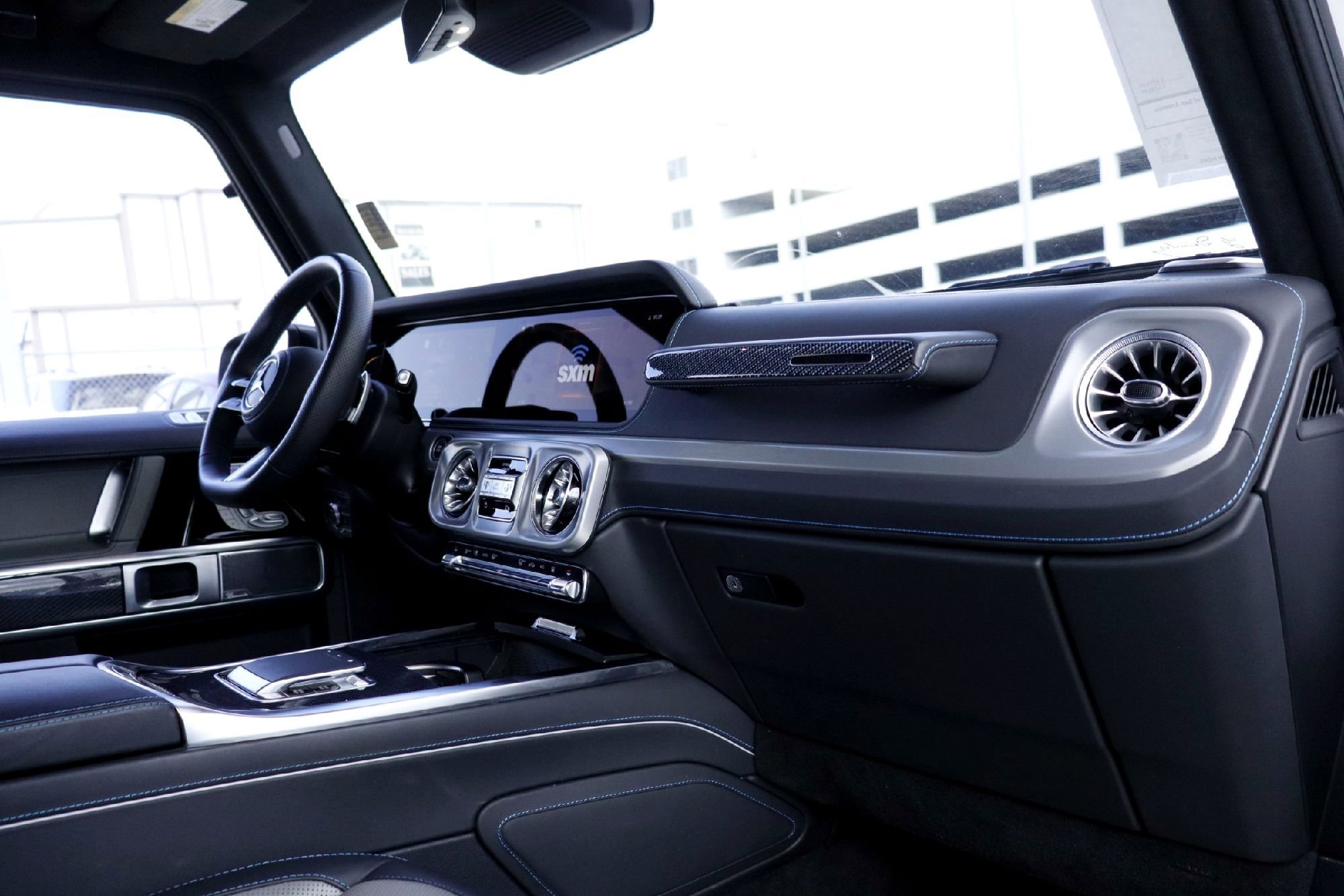 Used 2025 MANUFAKTUR Moonlight White Magno Mercedes-Benz G 580e image 20