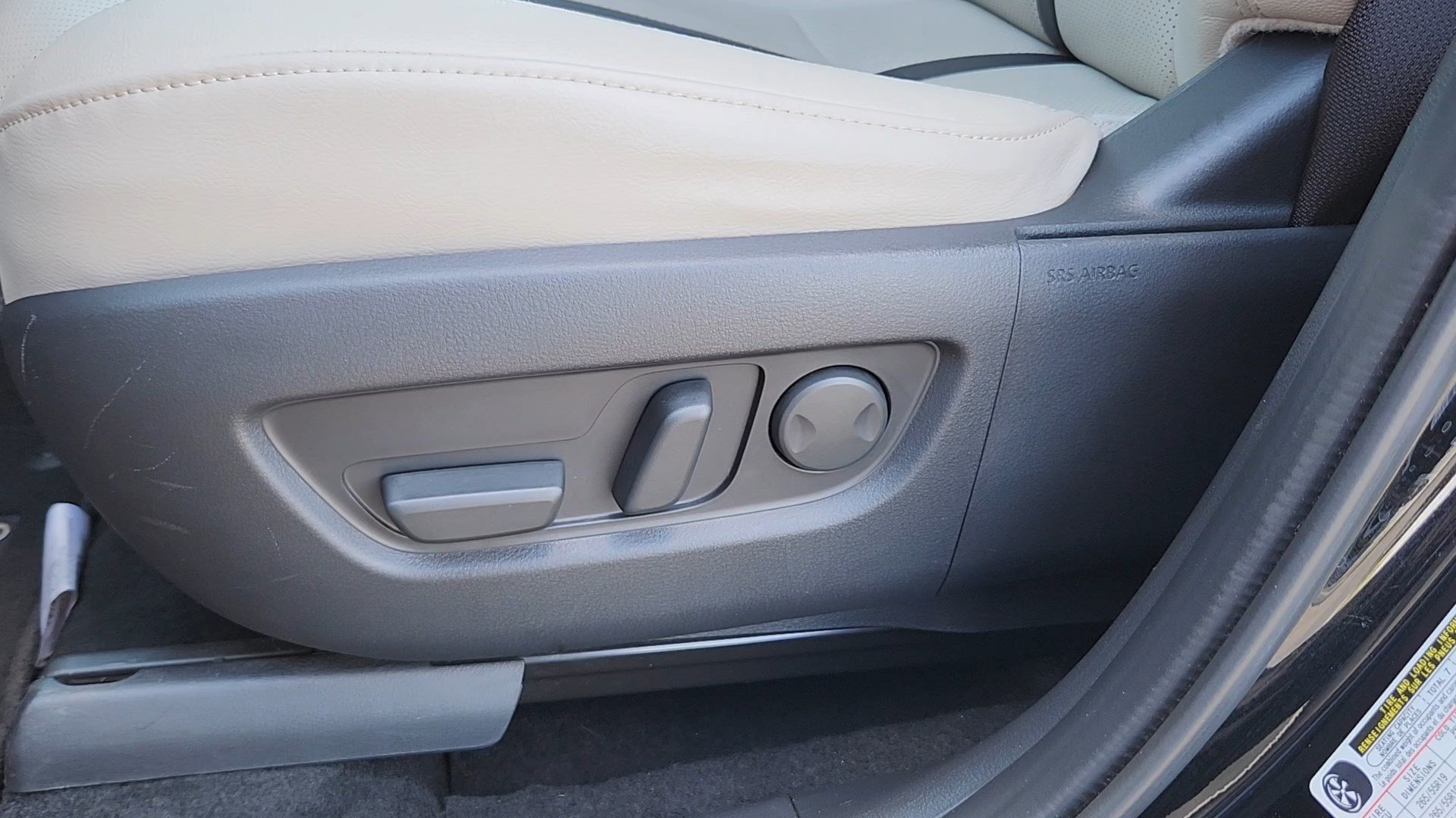 Used 2025 Jet Black Mica Mazda Preferred Package image 9