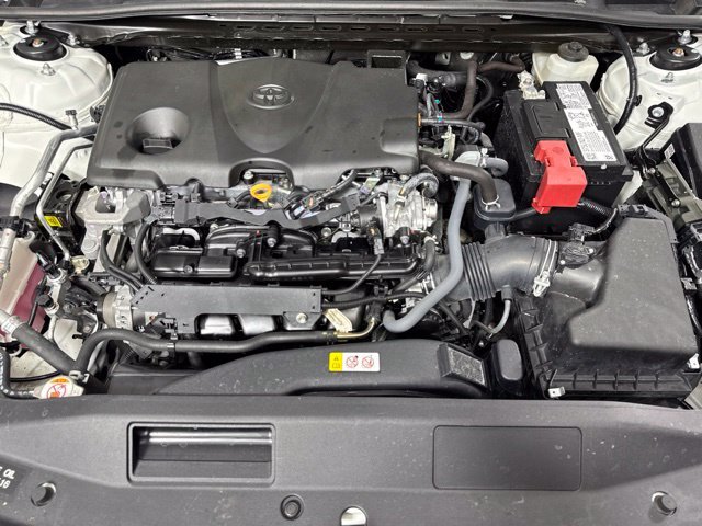 Used 2021 White Toyota LE image 9