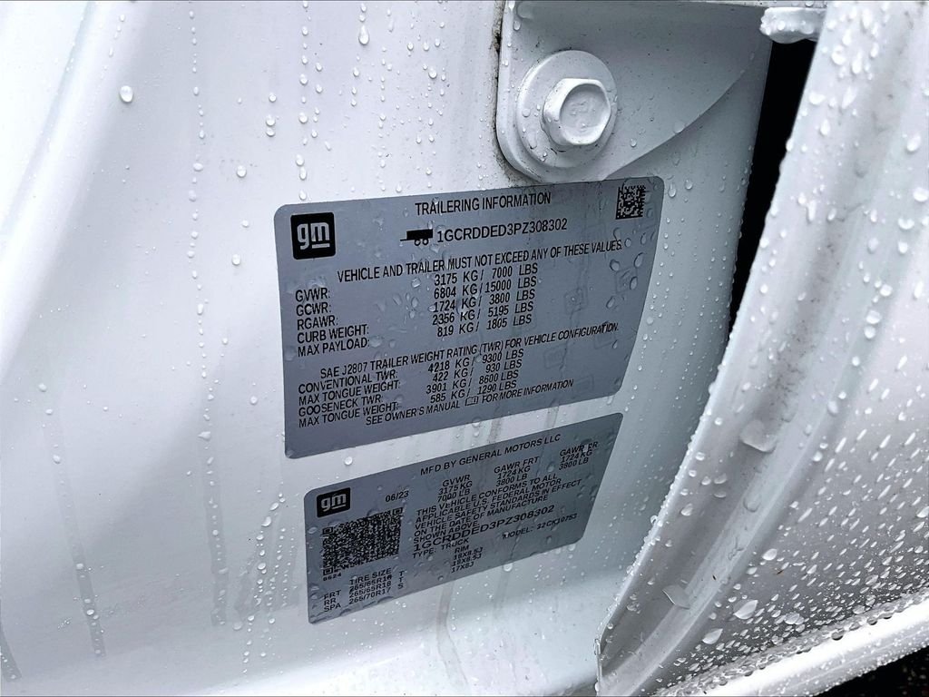 Used 2023 Summit White Chevrolet LT image 36