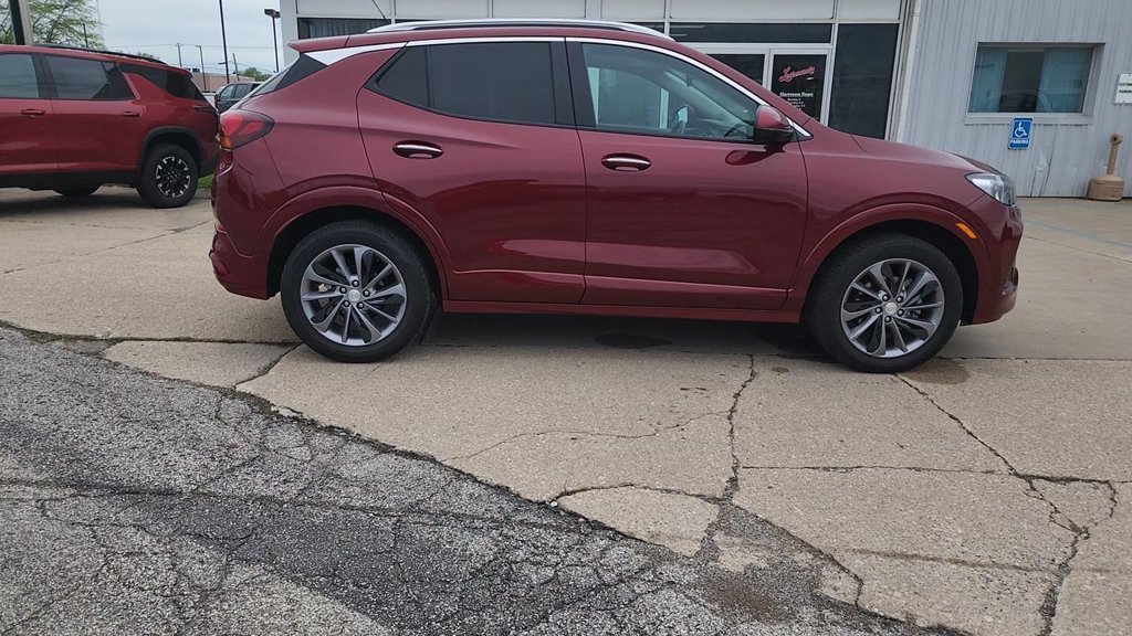 Used 2023 Cinnabar Metallic Buick Select image 3
